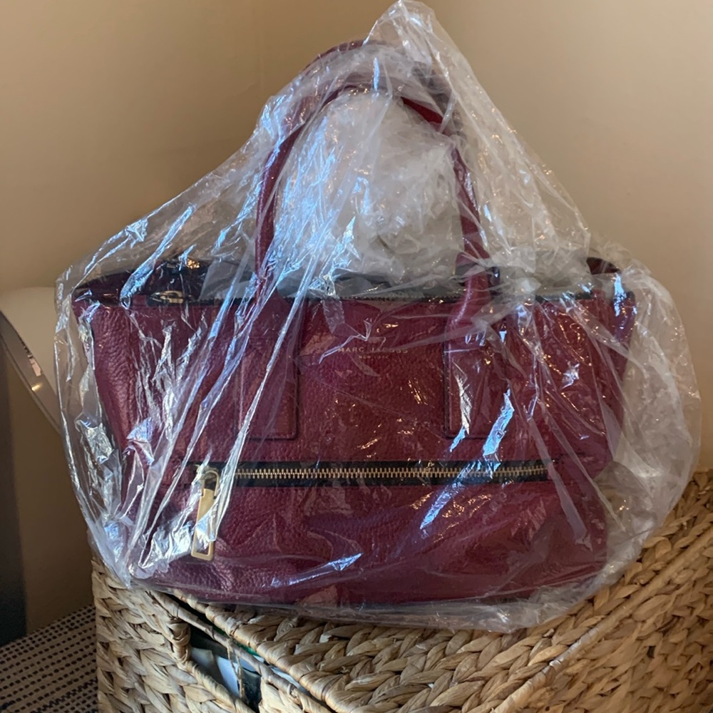 MARC JACOBS TOTE WITH STRAP